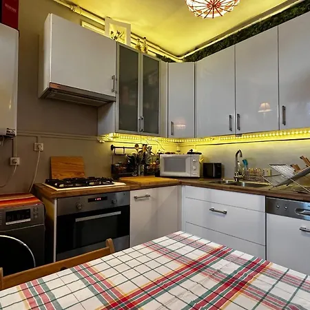 T3 With The Charm Of The Old Located In A Residential Area Of Appartamento