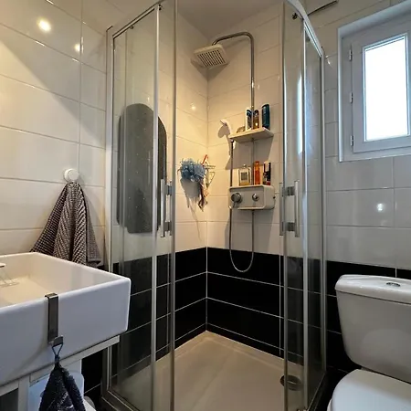 T3 With The Charm Of The Old Located In A Residential Area Of * Tours